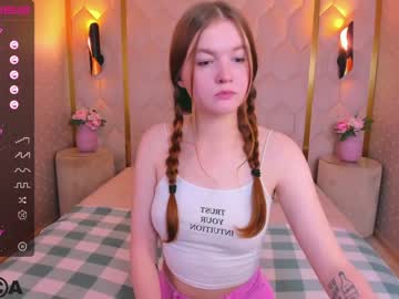 girl XXX Live Cams with clementine_foxy