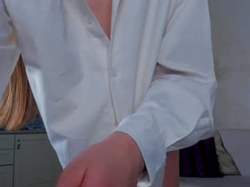 girl XXX Live Cams with elvinacrosslin