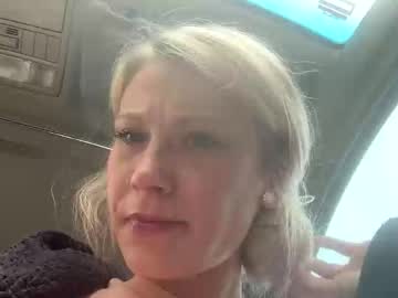 girl XXX Live Cams with emmwarr1514