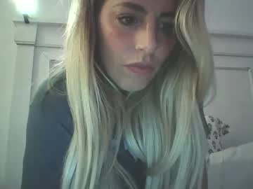 girl XXX Live Cams with michellee_michaels