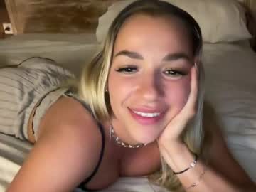 girl XXX Live Cams with hiiandrea
